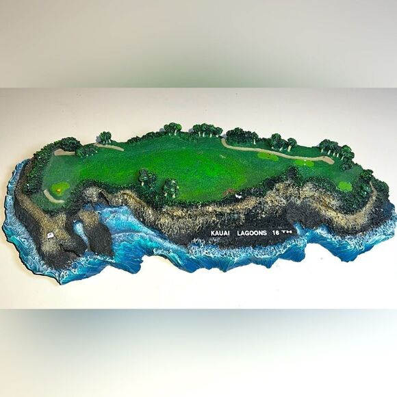 The Danbury‎ Mint 1995 Legendary Golf Holes The 16th at Kauai Lagoons - Picture 1 of 5